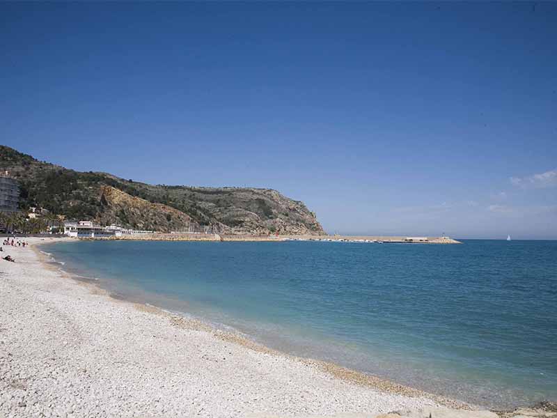 playa de la Grava 12 playas y calas de Jávea: una para disfrutar cada mes el año 