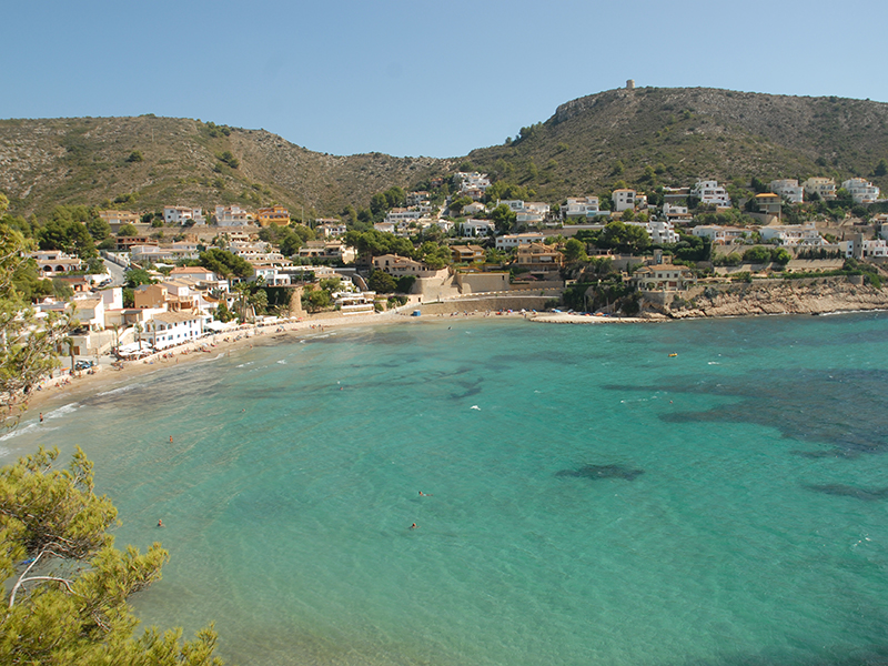 Moraira, propiedades en la Costa Blanca en las playas con Bandera Azul 2018